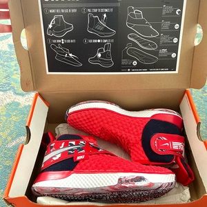 Nike Air Zoom Unvrs Flyease